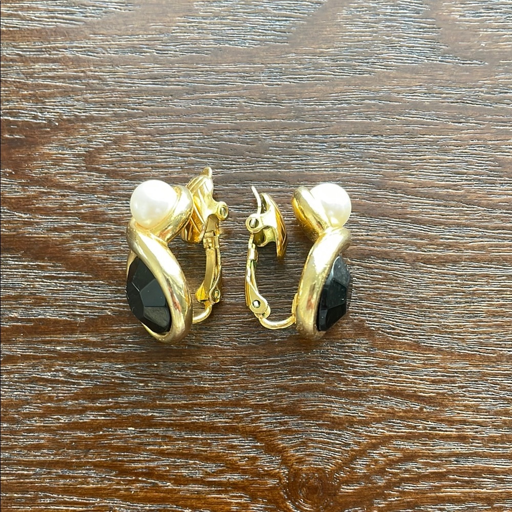Elegant Gold and Black Clip-On Earrings